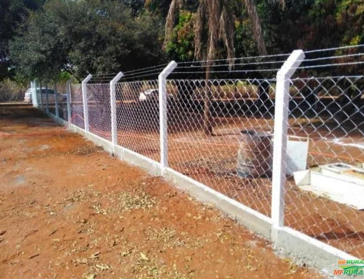 Aplicações da tela de alambrado em áreas industriais, esportivas e rurais da Steel Ferro